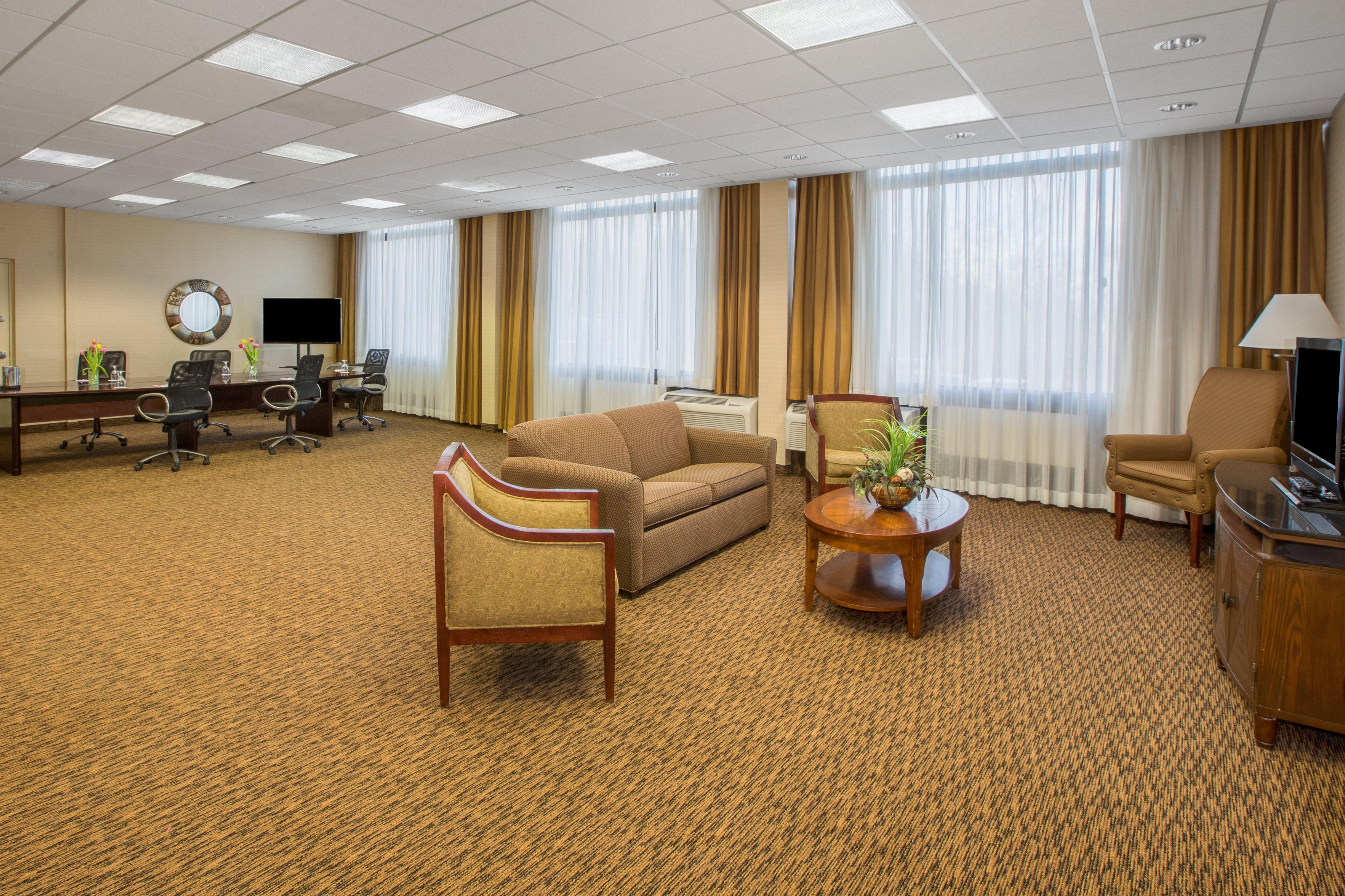 Crowne Plaza Cleveland Airport By Ihg Hotel Middleburg Heights Kültér fotó